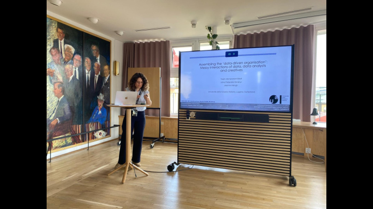 Akmeraner-Kökat presented an in-progress paper on 'why organisations struggle to become data-driven' at IMSW 2025